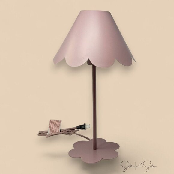 Scallop Shade Metal Table Lamp Purple‎ - Threshold Studio McGee - Target 2025 - Picture 5 of 7